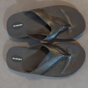 Okabashi Sandals Flip Flops Shoes 
Woman Size M / L Brown Made in USA
